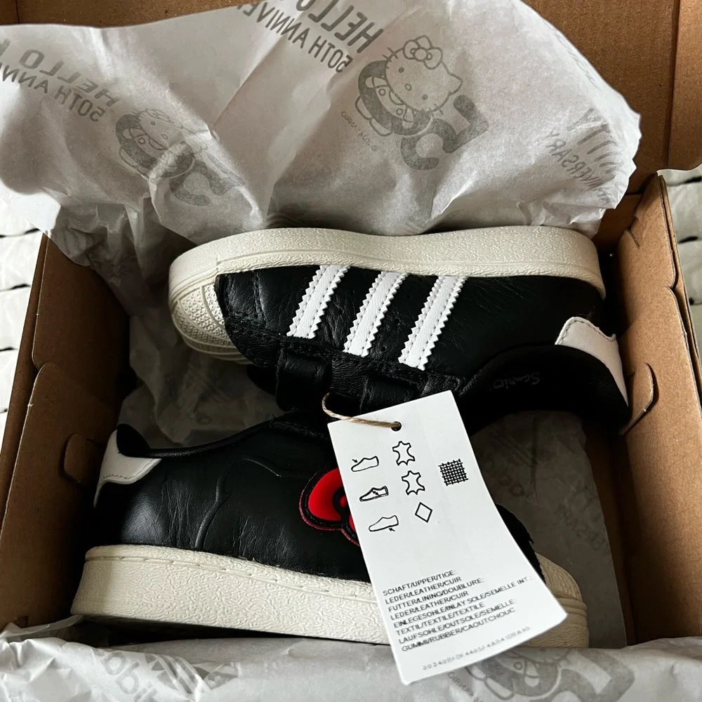 Adidas Hello Kitty shoes - Picture 4 of 7